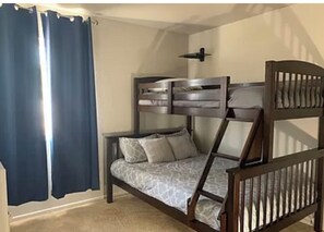 3 bedrooms, free WiFi, bed sheets, wheelchair access