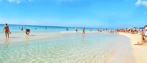 靠近海滩