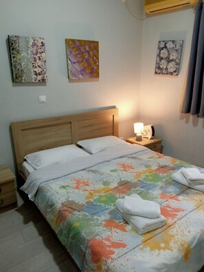 2 bedrooms, desk, iron/ironing board, WiFi - koukaki-Comfy with a balcony apt (Athina)