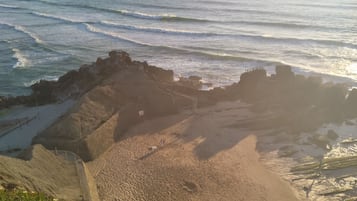 Una playa cerca