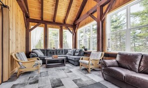 TV connectée, cheminée