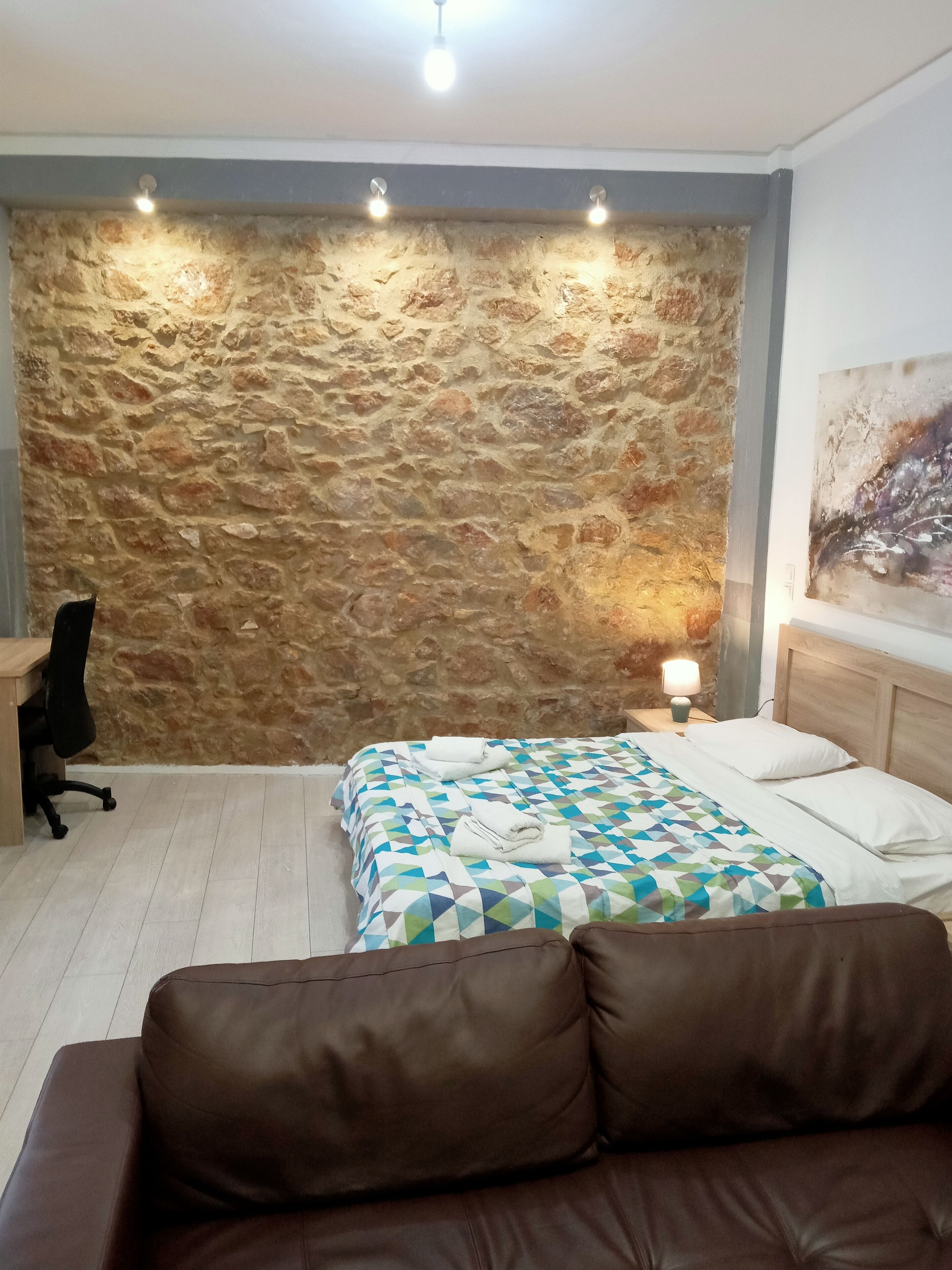 Koukaki - close to Acropolis (Stone apartment)