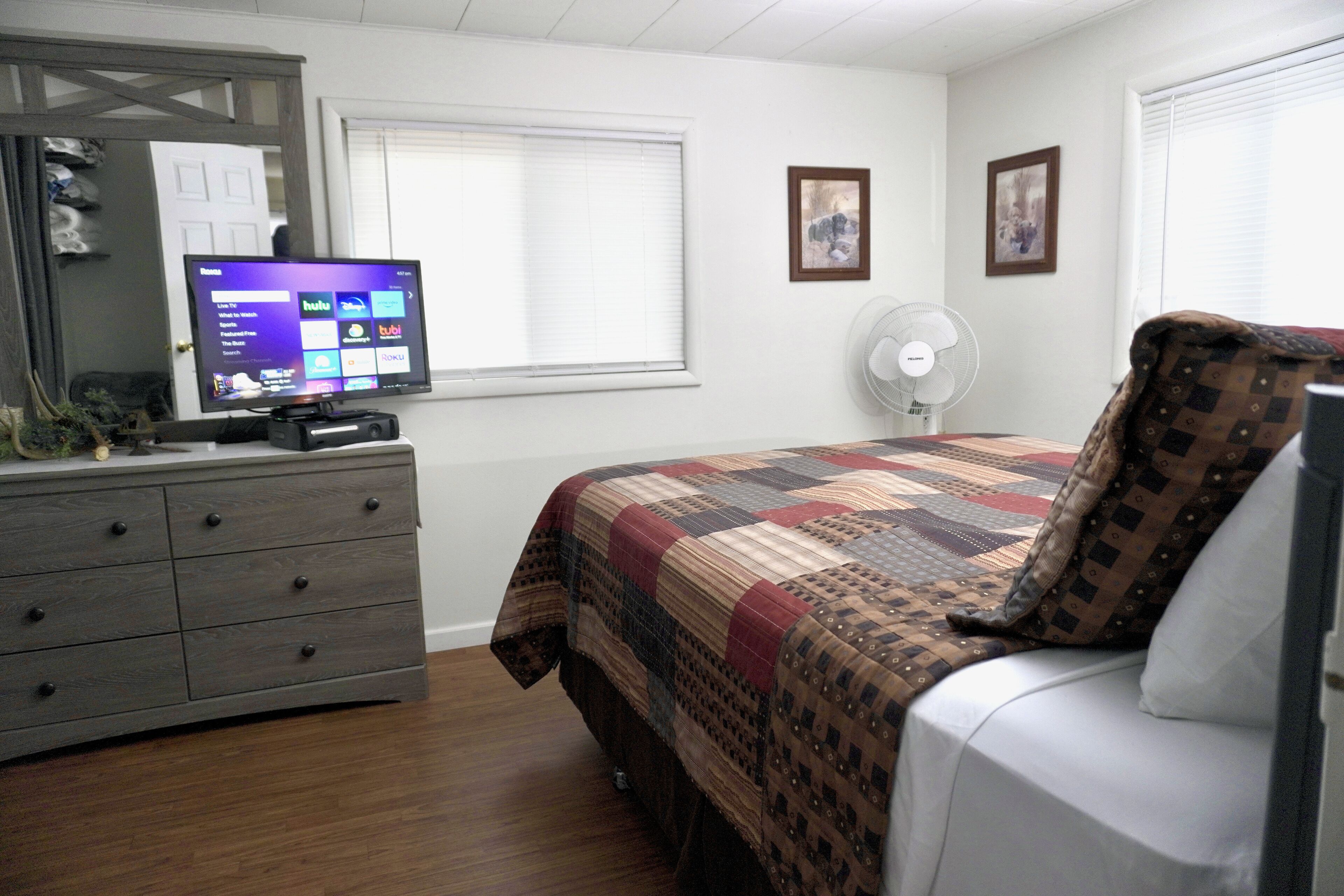 Cozy Home w/ Boat Parking 5mins From Truman Dam 