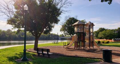 Cozy Home w/ Doggy Fence