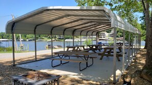 Outdoor dining - Cozy Home w/ Doggy Fence (Warsaw)