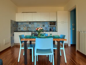 Dining - House with private garden, pool, jacuzzi and electric bikes (Bordighera)