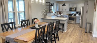 Renovated charming home close to Lee University!