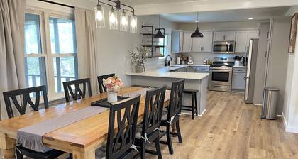 Renovated charming home close to Lee University!