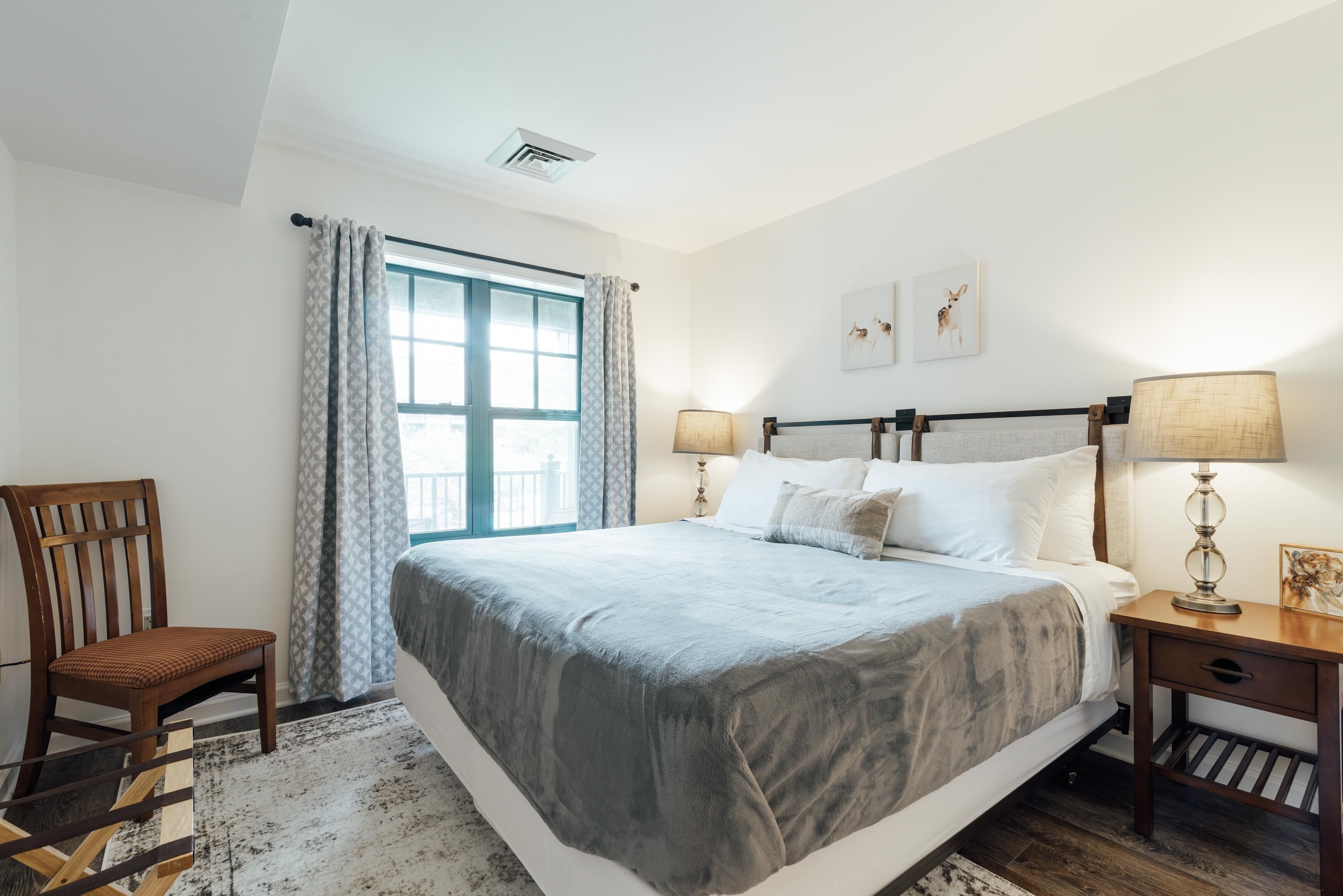 Mountain Creek Resort| Pool | Hot Tubs | Gym | Café |Wineries | Hiking | 240