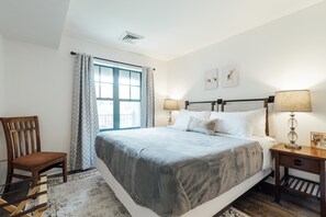 1 bedroom, desk, iron/ironing board, free WiFi - Heated Pool Hot Tubs Sauna Gym Deck Mtn Front Appalachian @ Mtn Creek #240 (Vernon)