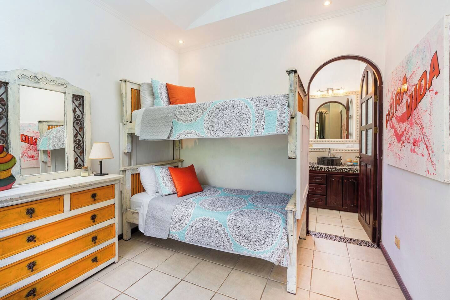 2 chambres, fer et planche à repasser, lit parapluie, Wi-Fi gratuit