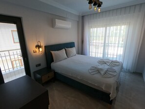 4 bedrooms, iron/ironing board, travel crib, free WiFi - LUXURIOUS BEAUTIFUL 4 BEDROOM PRIVATE POOL VILLA IN DALYAN GULPINAR BEST AREA!! (Dalyan)