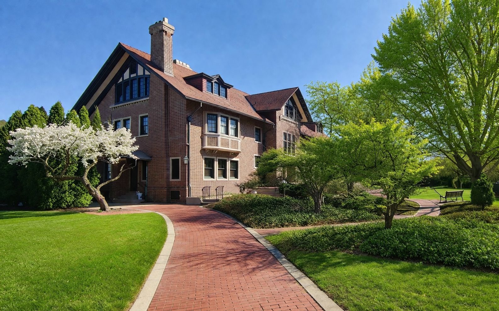 Cheney Mansion 4 min walk