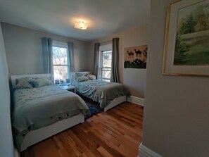 3 slaapkamers, een bureau, een strijkplank/strijkijzer, gratis wifi