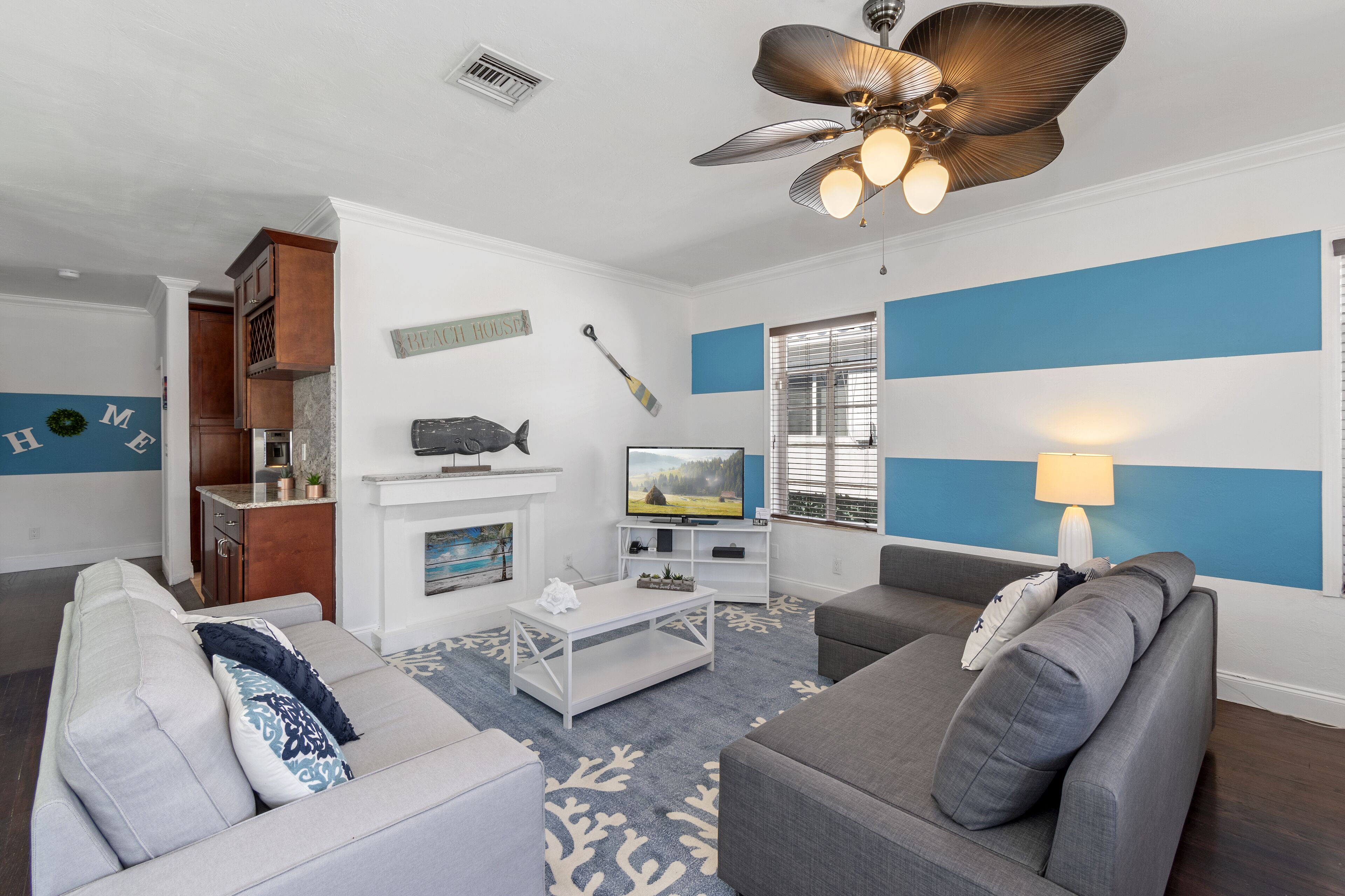 NEW Downtown Historic Gem★A+ location★ Beach shops