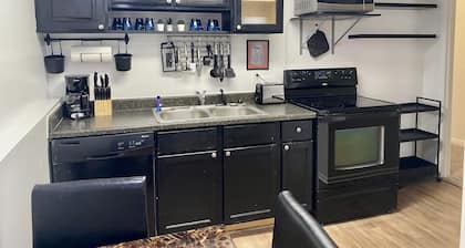 Lovely Basement Suite-2 bedrooms/1 bath with FULL kitchen and laundry!!!