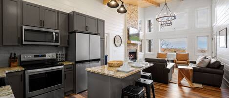 Réfrigérateur, micro-ondes, four, plaque de cuisson