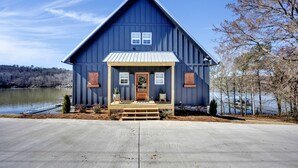 Exterior - Rusted Roots Retreat NEW build with amazing furnishing on Smith Lake (Crane Hill)
