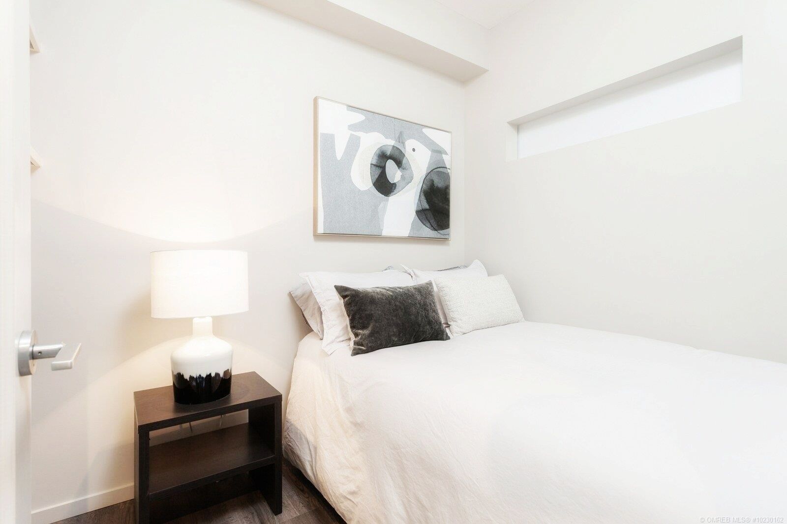 "The Blue Haven" Knox View Kelowna Downtown Condo