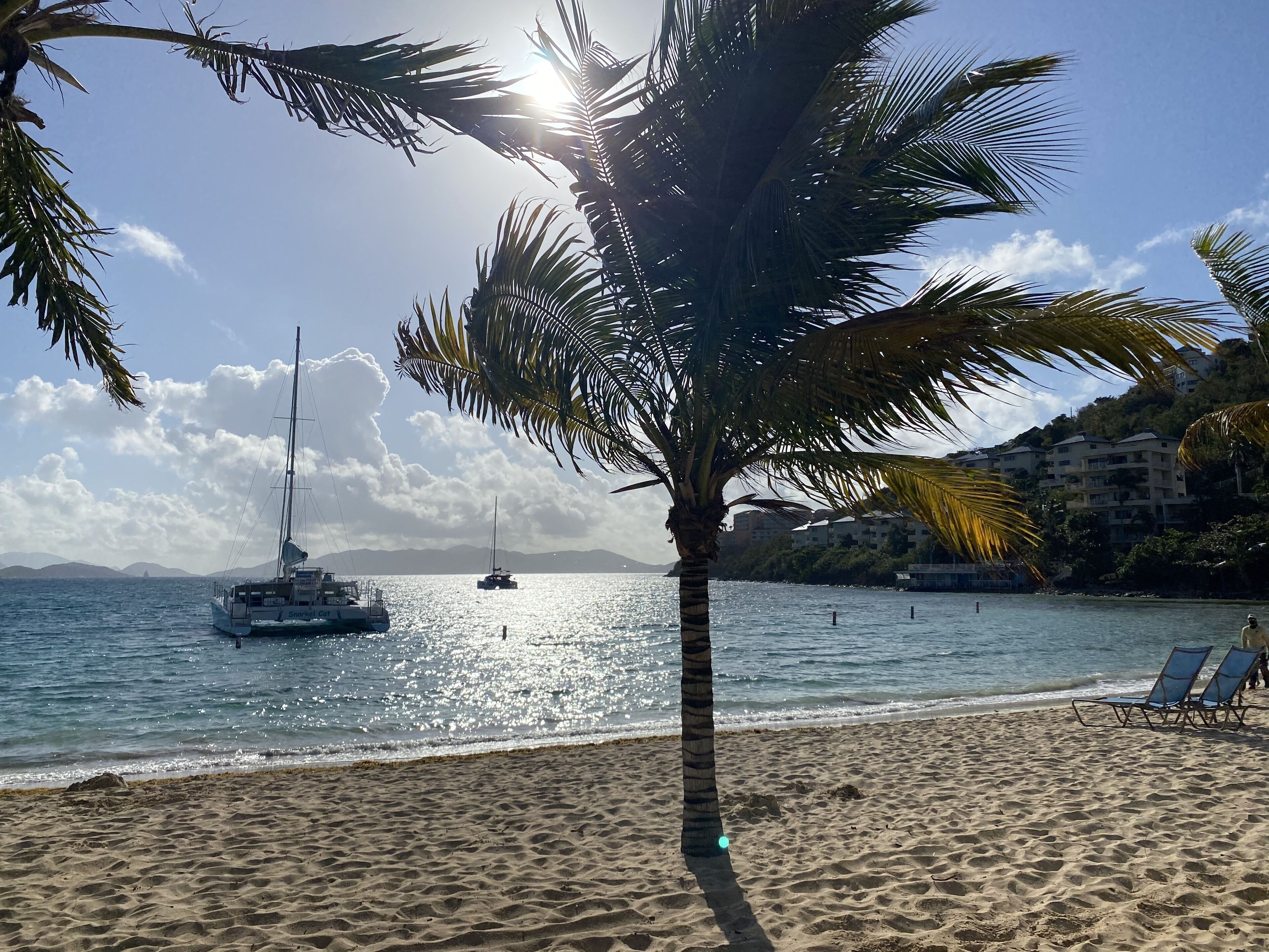 På stranden og strandhåndklær