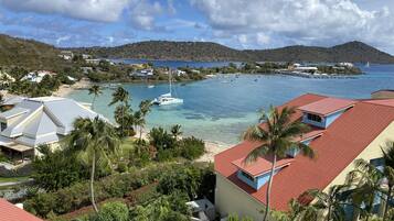 En la playa y toallas de playa
