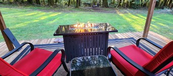 COZY & Secluded Getaway - Newly Remodeled - Perfect Location!!