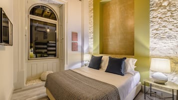 Literie de qualité supérieure, chambres insonorisées, lit parapluie