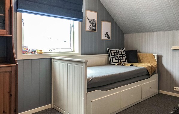4 bedrooms, travel cot, free WiFi