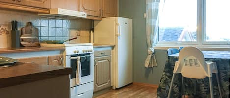Frigorífic, forn, placa de cuina i rentaplats