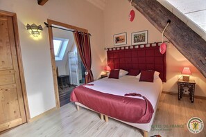 4 chambres, fer et planche à repasser, Wi-Fi gratuit, draps fournis