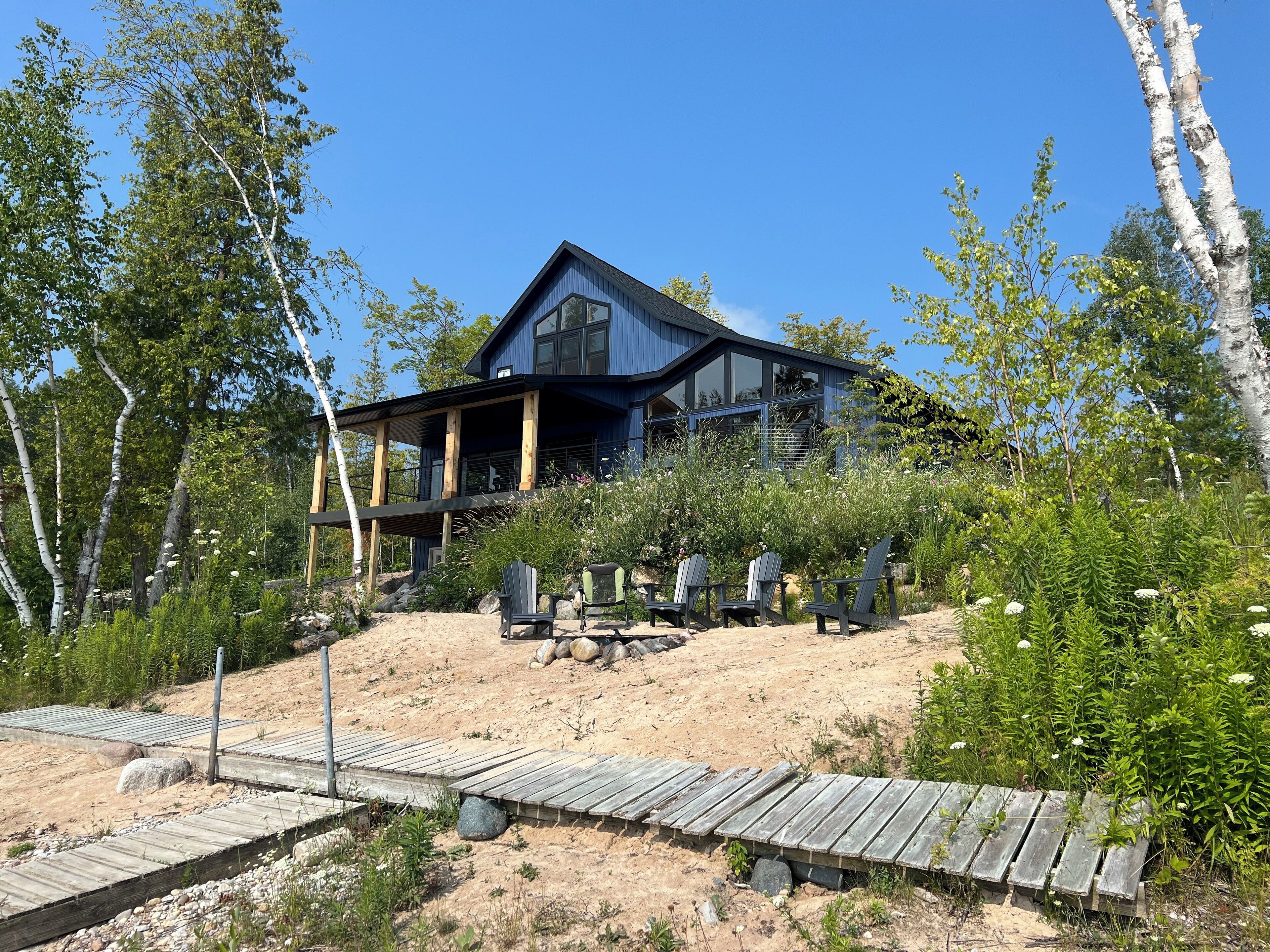 Secluded Bayfront Cottage with Stunning views