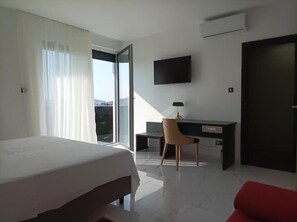 Premium bedding, down comforters, memory foam beds, in-room safe - Villa Jane Inn (Rogoznica)