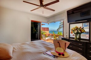 7 chambres, fer et planche à repasser, lit de bébé portatif