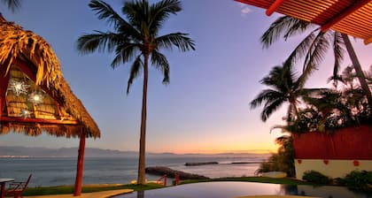 Villa Turquesa - Spacious and luxurious 7 bedroom beachfront villa