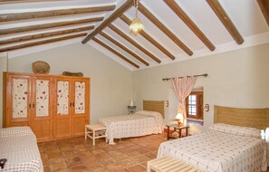 5 bedrooms, travel cot, free WiFi, bed sheets