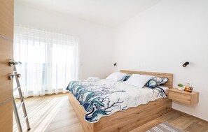 2 bedrooms, iron/ironing board, travel cot, free WiFi - Luxurious home in Maslenica (Maslenica)