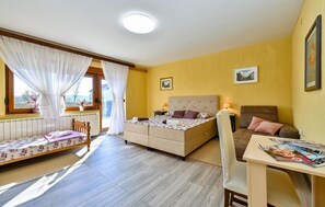 2 bedrooms, iron/ironing board, travel crib, free WiFi