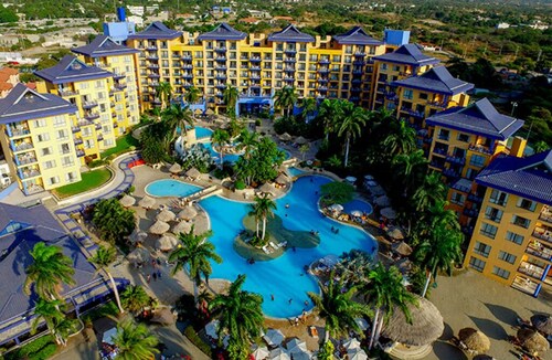 ZUANA BEACH RESORT Suite in Caribbean Sea