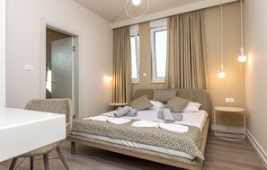 4 bedrooms, travel crib, free WiFi, bed sheets