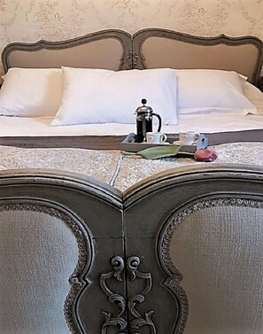 4 bedrooms, iron/ironing board, travel crib, free WiFi