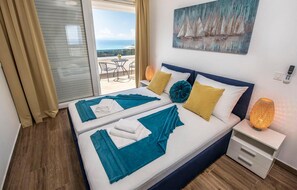 4 bedrooms, travel cot, free WiFi, bed sheets