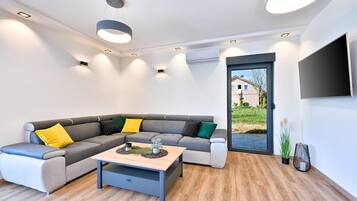 Smart TV, foosball, table tennis