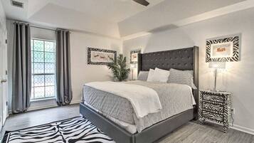 4 Schlafzimmer, Schreibtisch, Bügeleisen/Bügelbrett, kostenloses WLAN