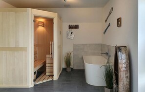 Spa - Lovely home in Büsum with sauna (Büsum)