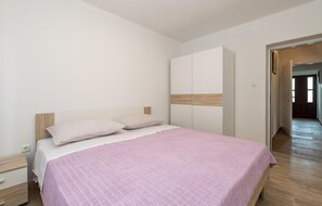 2 chambres, accès au Wi-Fi (inclus), literie fournie
