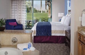 2 bedrooms, in-room safe, desk, iron/ironing board