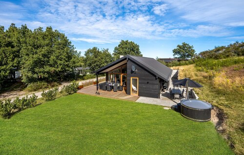 Nice home in Glesborg with sauna