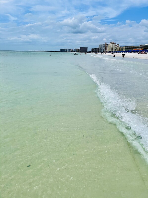 Sun loungers, beach towels - Caloosa Palms-Villa with Pool Spa Game Room. Centrally Located to Naples Beaches (Fort Myers)