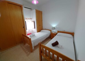 5 soverom, reiseseng for barn, wi-fi (inkludert) og sengetøy