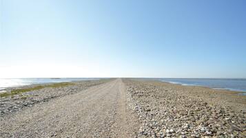 Una spiaggia nelle vicinanze